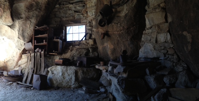 Eagle Cliff Mine hike Joshua Tree