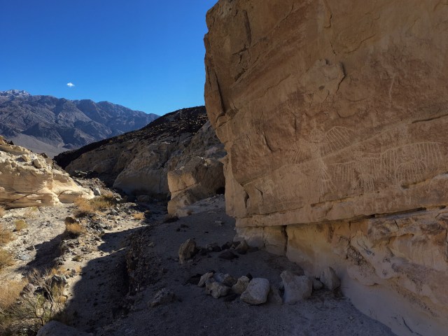 saline-valley-white-cliffs-petroglyphs-death-valley-national-park