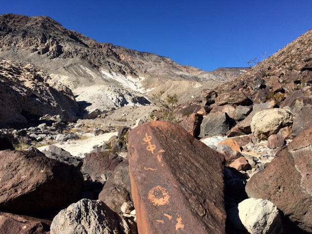 death-valley-petroglyphs