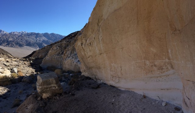 saline-valley-white-cliff-petroglyphs